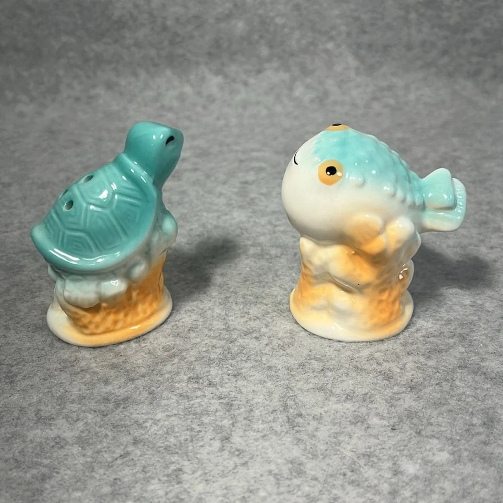 Salt Pepper Shakers‎ Sea Turtle & Puffer Fish Collectible Ceramic